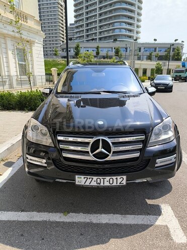 Mercedes GL 550 4MATIC-1