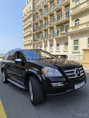 Mercedes GL 550 4MATIC-11