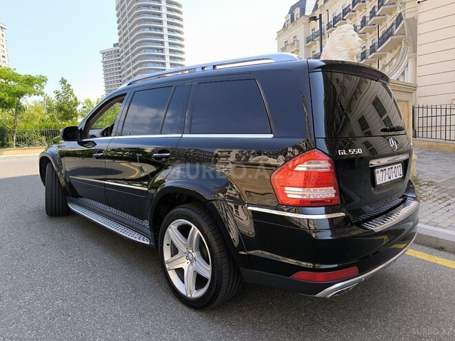 Mercedes GL 550 4MATIC-14