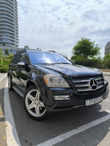Mercedes GL 550 4MATIC-2