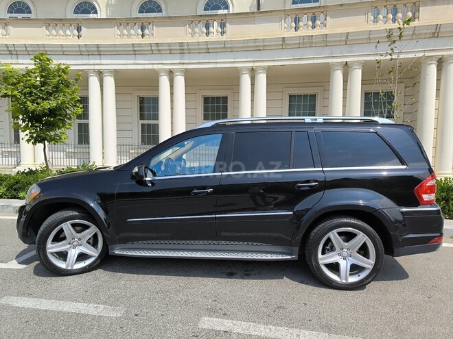 Mercedes GL 550 4MATIC-4