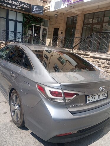 Hyundai Sonata-5