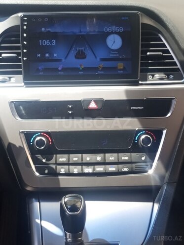 Hyundai Sonata-14