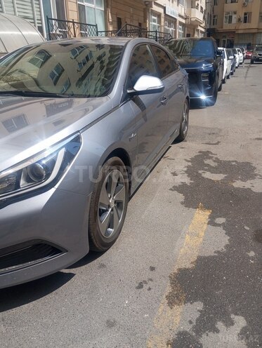 Hyundai Sonata-6