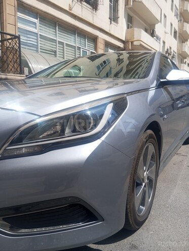 Hyundai Sonata-4