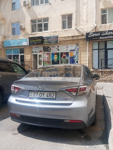 Hyundai Sonata-2