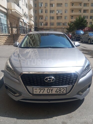 Hyundai Sonata-1