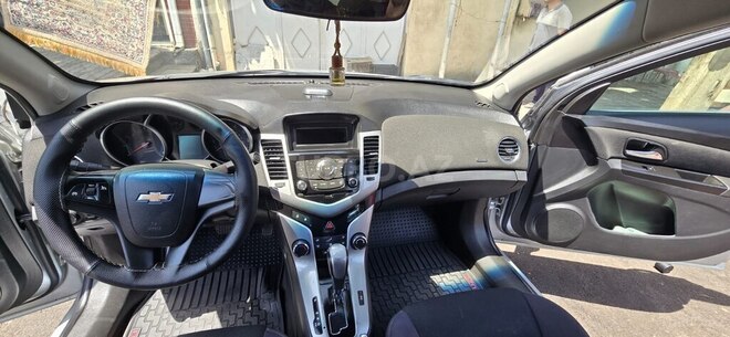 Chevrolet Cruze-9