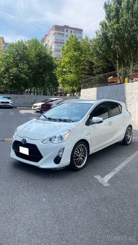 Toyota Aqua-1