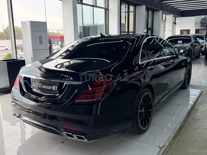 Mercedes S 400 d-11