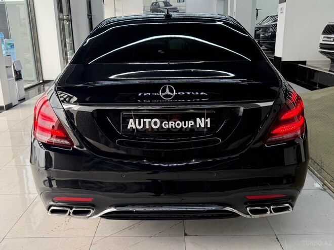 Mercedes S 400 d-7