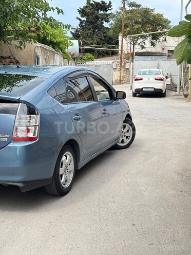 Toyota Prius-4
