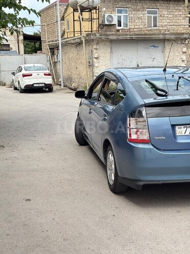 Toyota Prius-5