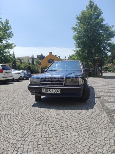 Mercedes 190-1