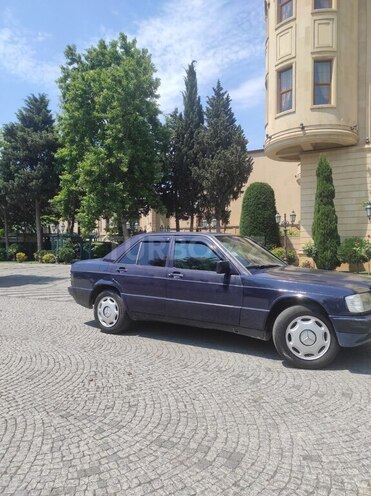 Mercedes 190-4