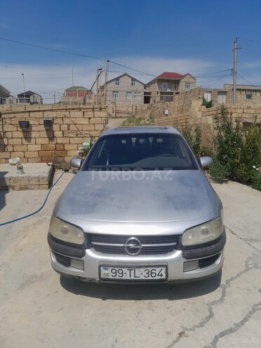 Opel Omega-1