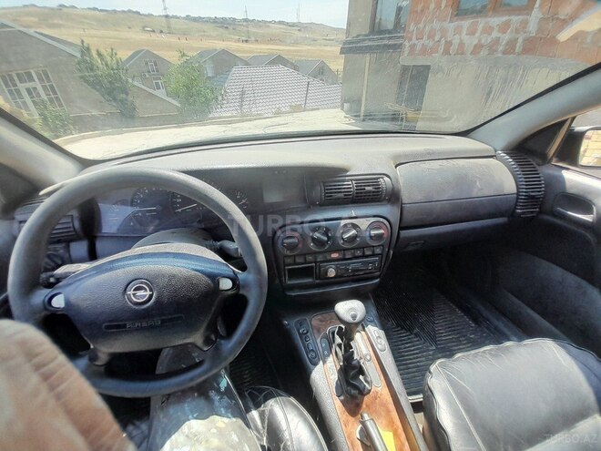 Opel Omega-5