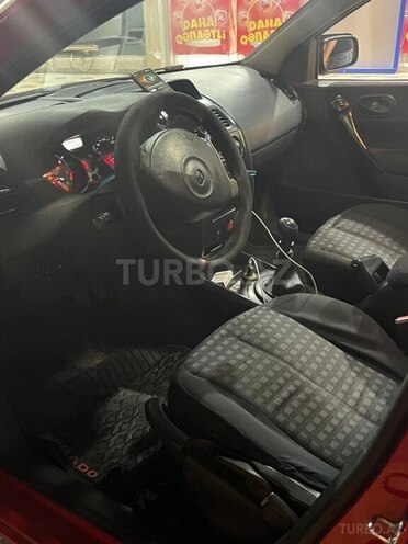Renault Megane-10
