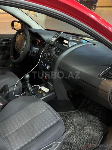 Renault Megane-13