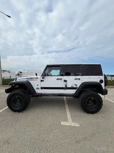 Jeep Wrangler-11