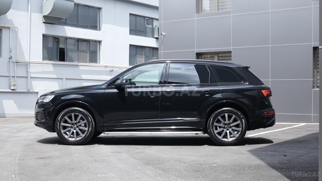 Audi Q7-2