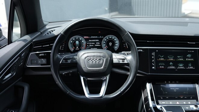 Audi Q7-18