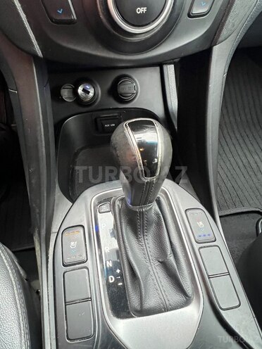 Hyundai Santa Fe-14
