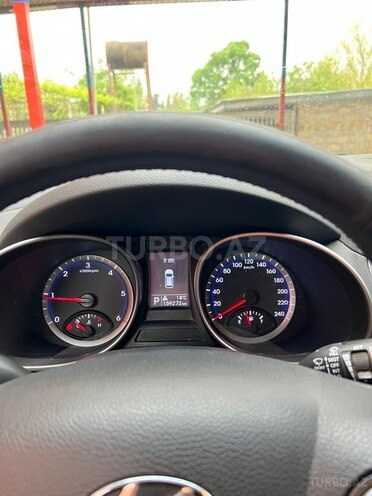 Hyundai Santa Fe-15