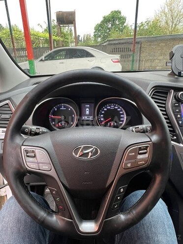 Hyundai Santa Fe-12