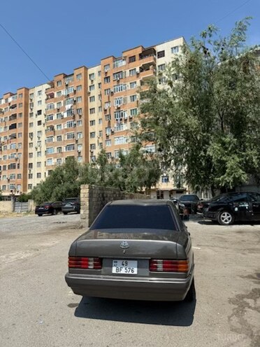 Mercedes 190-4