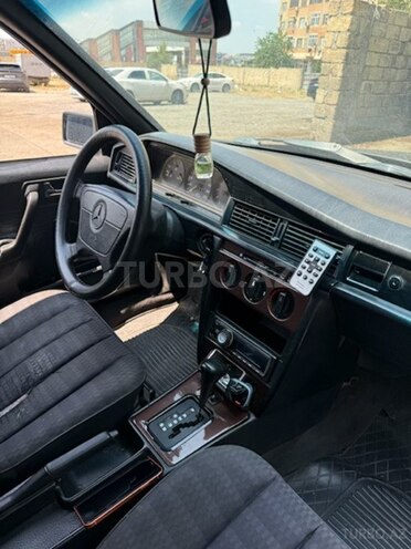 Mercedes 190-7