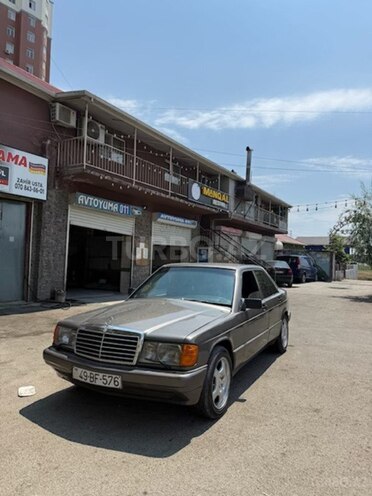 Mercedes 190-1