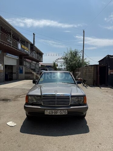 Mercedes 190-2