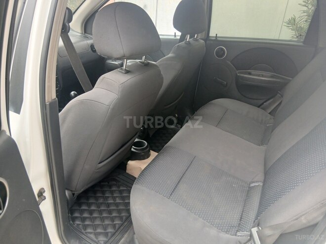 Chevrolet Aveo-7