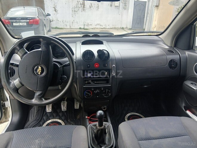 Chevrolet Aveo-8
