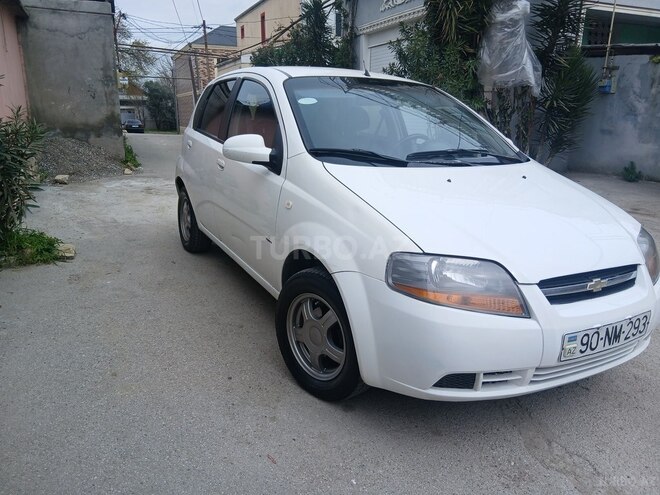 Chevrolet Aveo-5