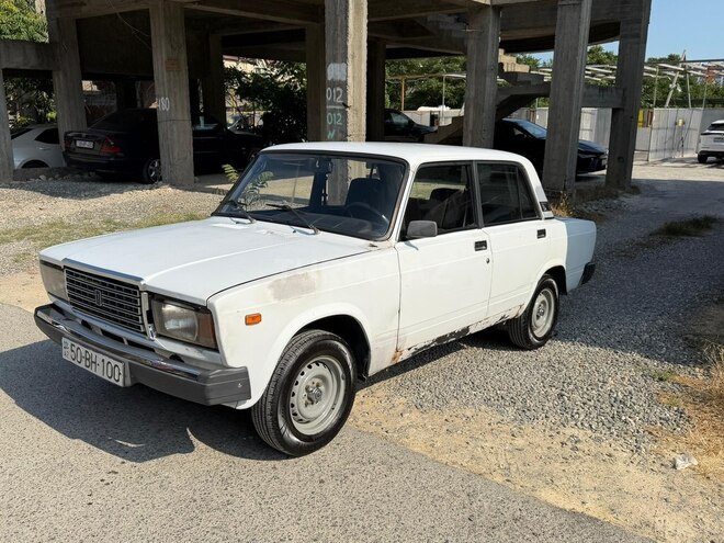 LADA (VAZ) 2107-2