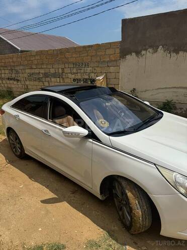 Hyundai Sonata-5