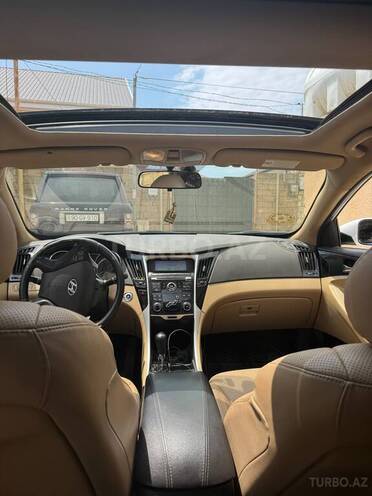 Hyundai Sonata-13