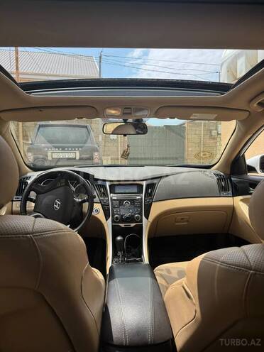 Hyundai Sonata-15