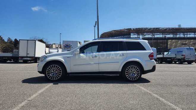 Mercedes GL 550 4MATIC-3
