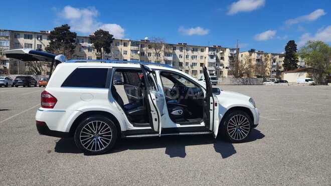 Mercedes GL 550 4MATIC-6