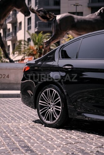 BMW 530e-17