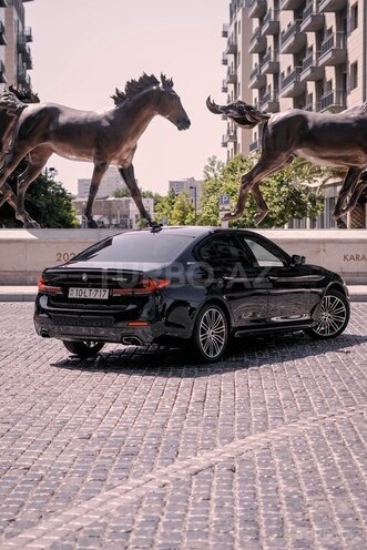 BMW 530e-8