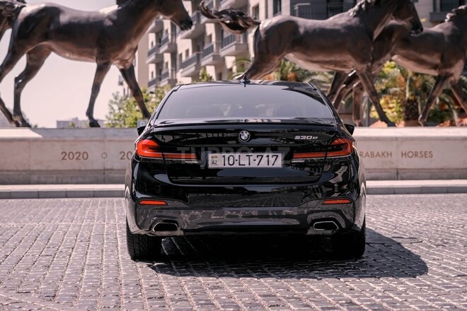 BMW 530e-7