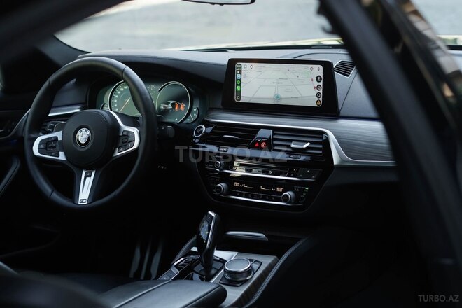 BMW 530e-11