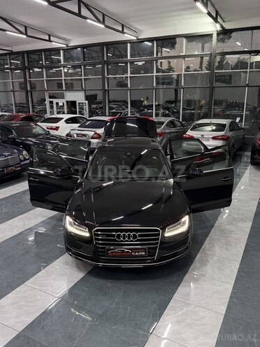 Audi A8-7