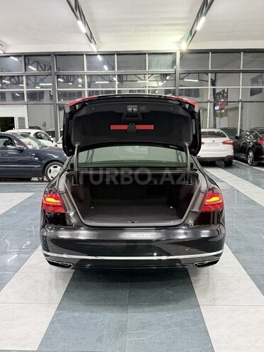 Audi A8-15