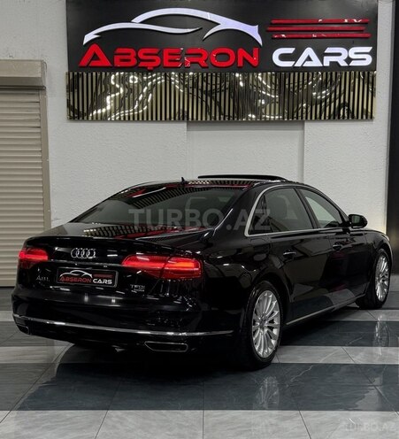 Audi A8-11
