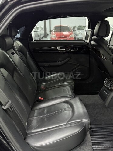 Audi A8-21